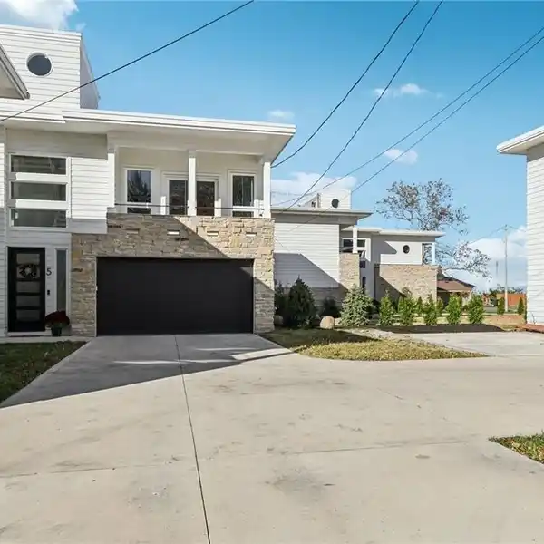 DREAM RETREAT ON THE SHORES OF LAKE ERIE
