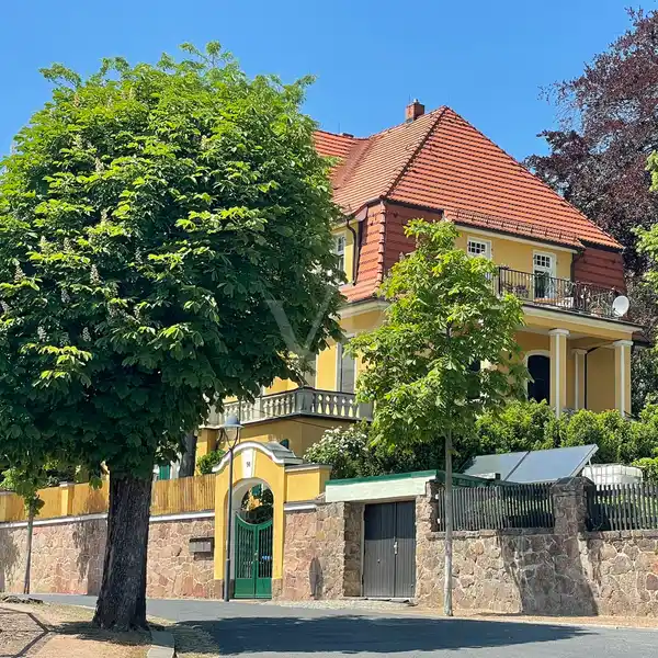 IMPRESSIVE CIRCA 1912 VILLA