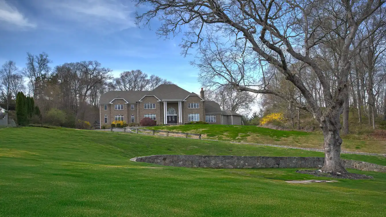 Comfort and Luxury in Easton