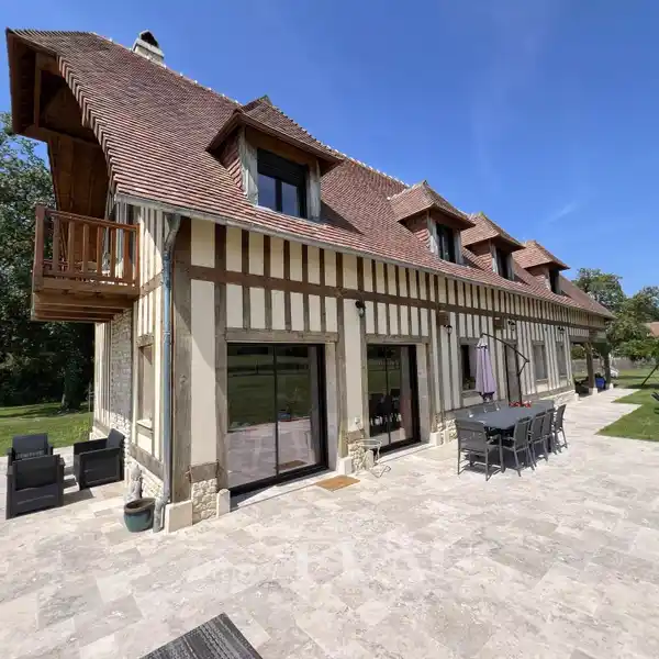LUXURIOUS NORMAND PROPERTY WITH SPACIOUS LANDSCAPED GROUNDS
