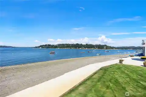 The Ultimate in Luxury Waterfront Living