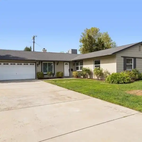ONE-STORY HOME IN A WONDERFUL WEST HILLS NEIGHBORHOOD