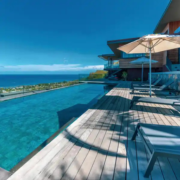 THE CROWN JEWEL OF THE LEGEND HILL ESTATE