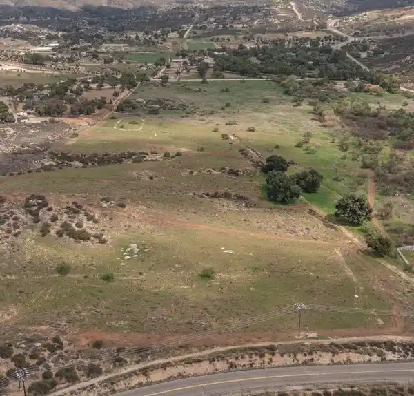 20 TOTAL ACRES - COMPOUND POTENTIAL