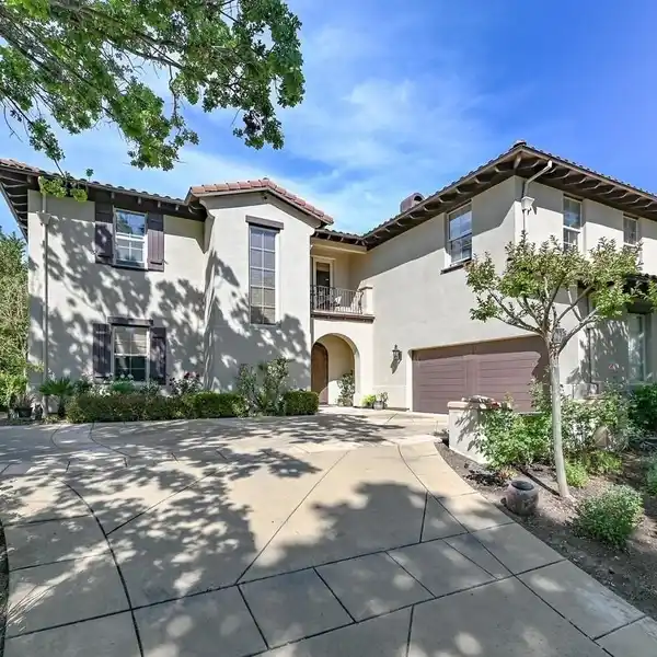 RARE TOWNHOME IN GATED RUBY HILL