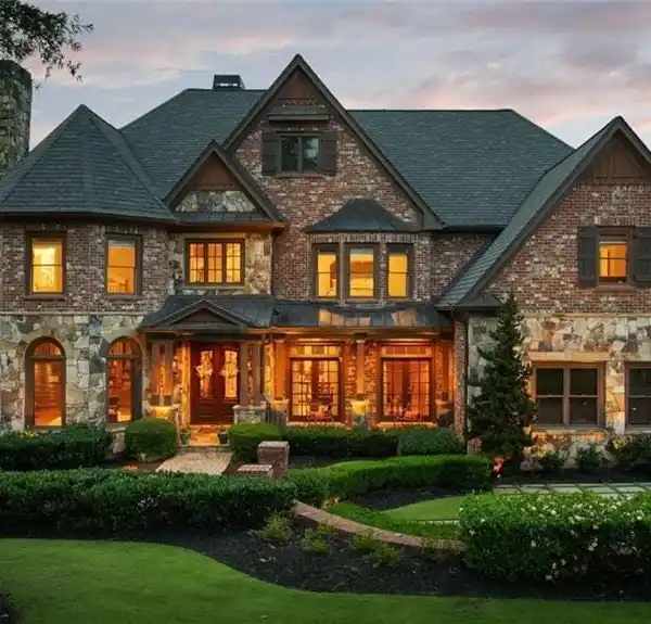 LUXURY LIVING IN PRESTIGIOUS CREEKSTONE ESTATES