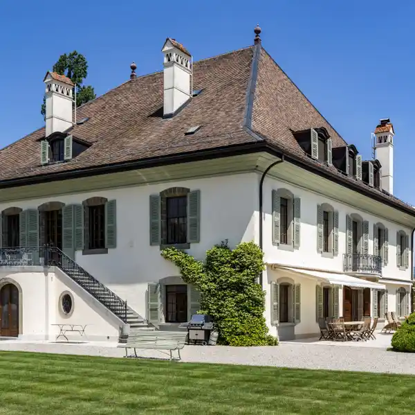 THE MERLINGE ESTATE