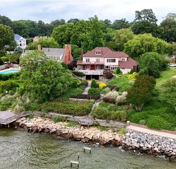 CUSTOM-BUILT JAMES RIVER WATERFRONT HOME