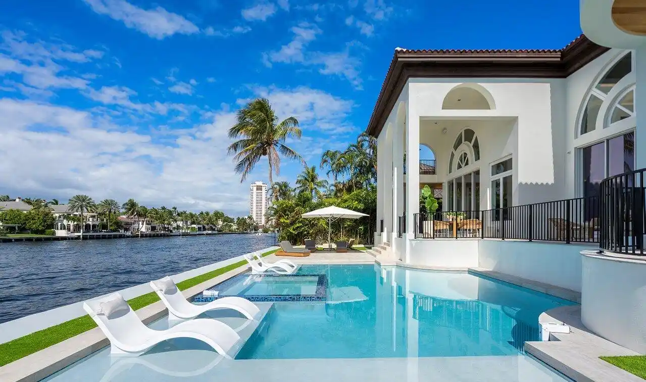 Exceptional Modern-mediterranean Home on the Intracoastal