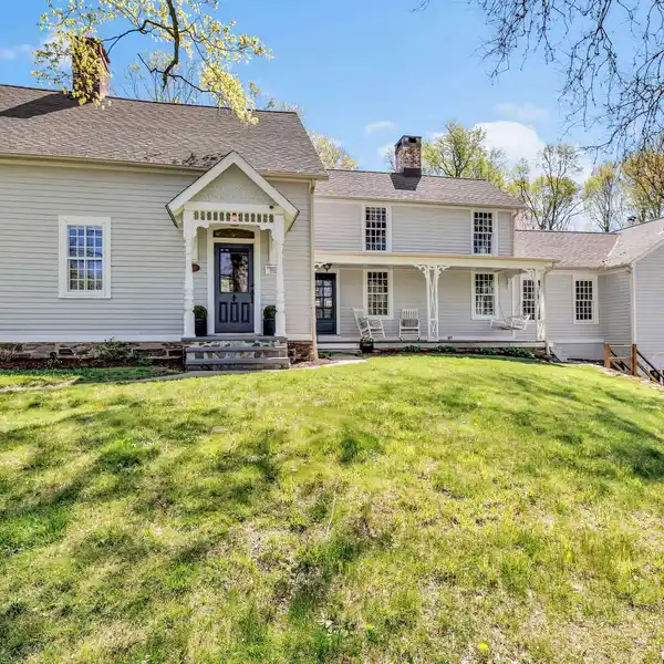 MAGNIFICENT UNIVERSITY CIRCA 1784 COLONIAL FARMHOUSE