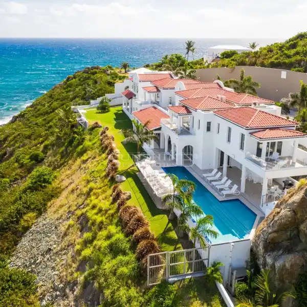 SPECTACULAR VILLA AMALIA