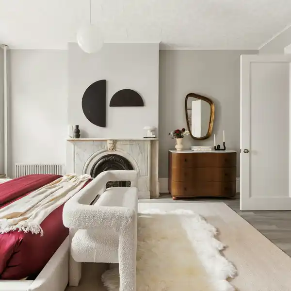 RENOVATED WILLIAMSBURG TOWNHOUSE WITH DESIGNER FINISHES