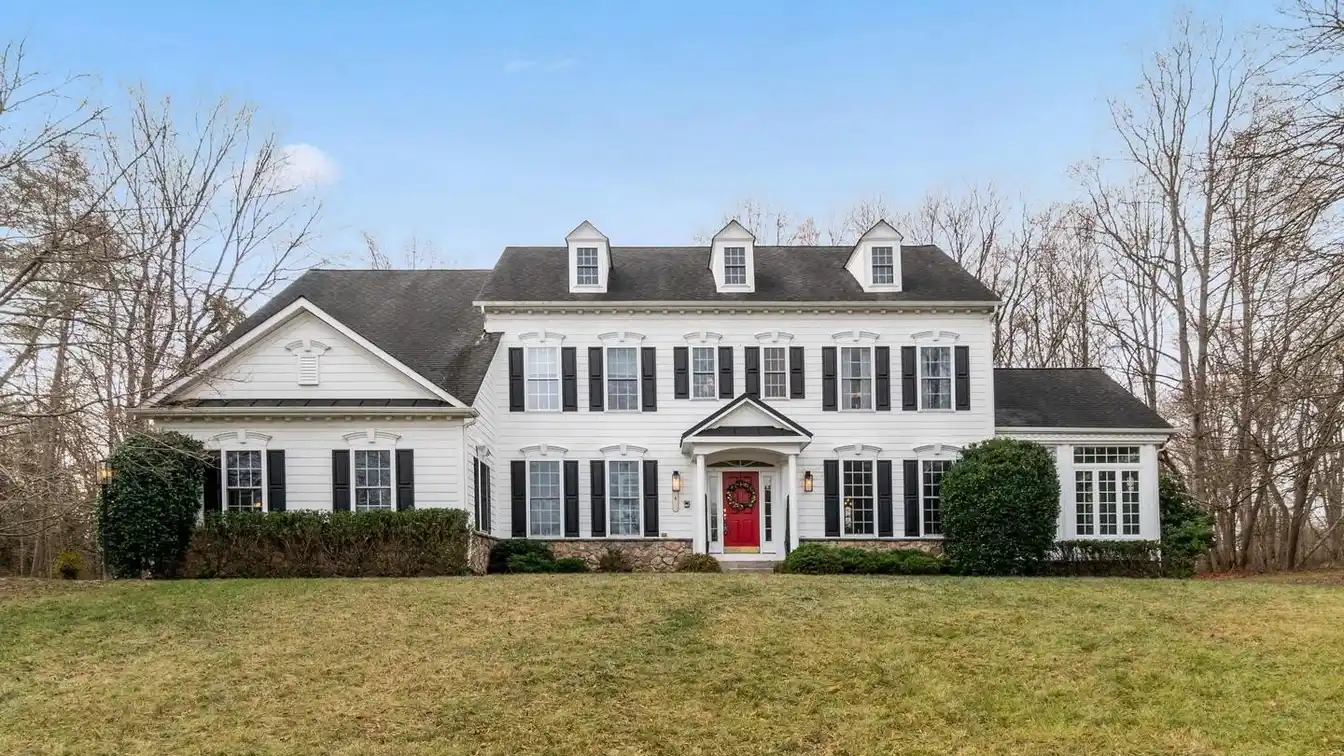 Six Bedroom Home on a Cul-de-sac Acre