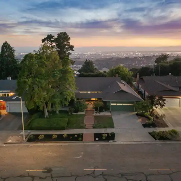 SLEEK VIEW HOME IN PRIZED SEQUOYAH HILLS