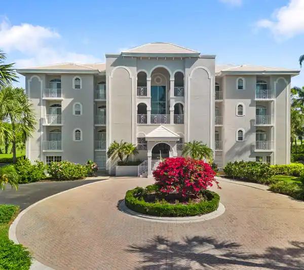 BEAUTIFULLY UPDATED CONDO