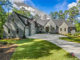 Lakefront Retreat in Richland Pointe
