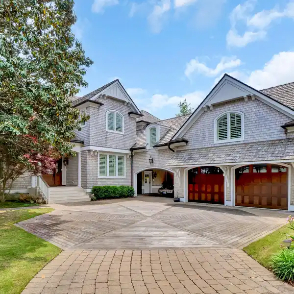 CAPE COD-INSPIRED COASTAL RETREAT