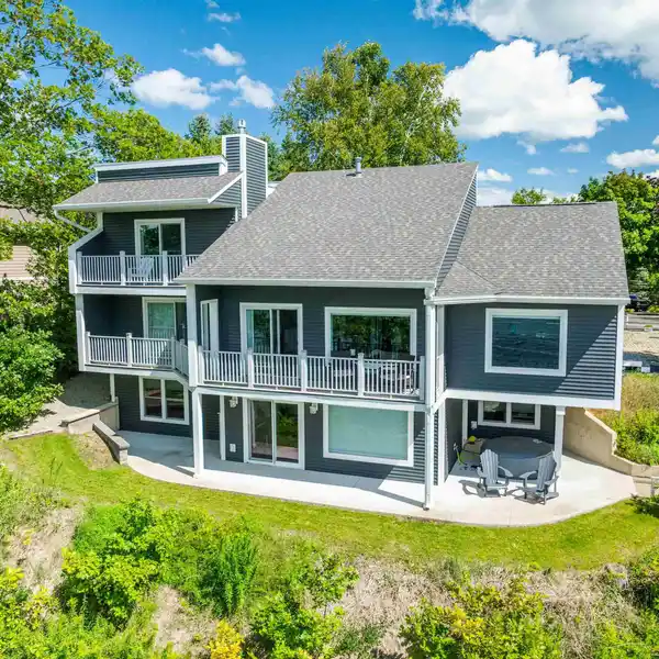 RARE THREE-PLUS-ACRE PROPERTY ON SILVER LAKE