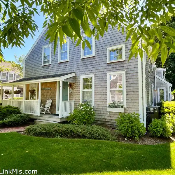 BEAUTIFUL FRESHLY UPDATED HOME