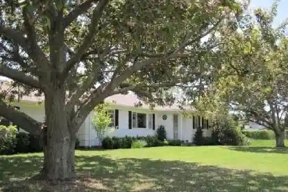 Southampton Village Lovely Summer Rental