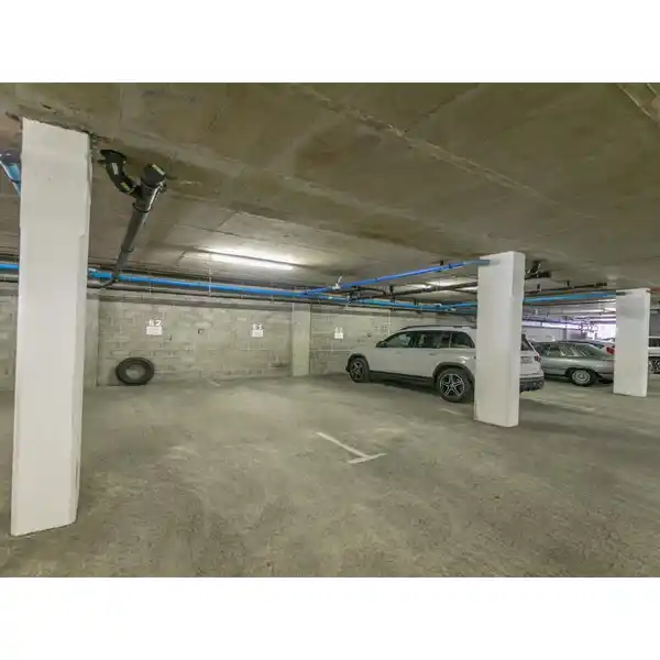 STYLISH PENTHOUSE WITH PANORAMIC VIEWS