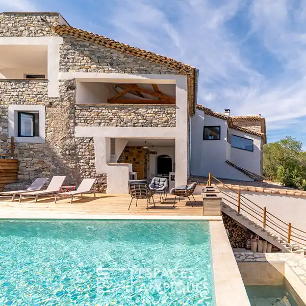 EXCEPTIONAL FARMHOUSE LOCATED NEAR PIC ST LOUP