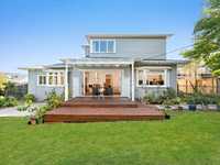 CHARMING CHARACTER FAMILY HOME