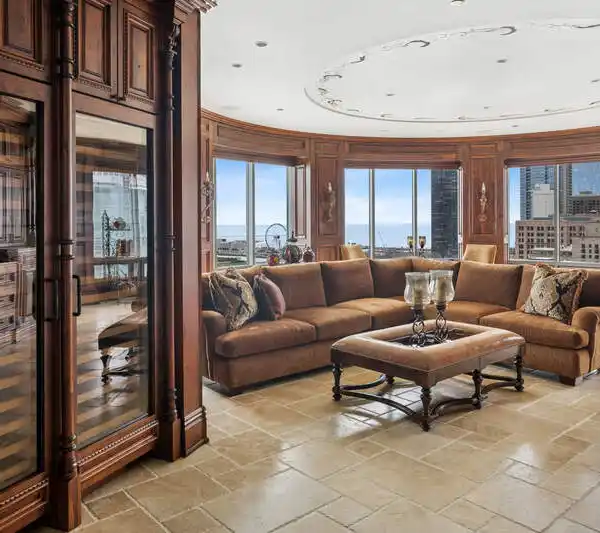 ULTRA-LUXURY RESIDENCE IN A PRESTIGIOUS BUILDING