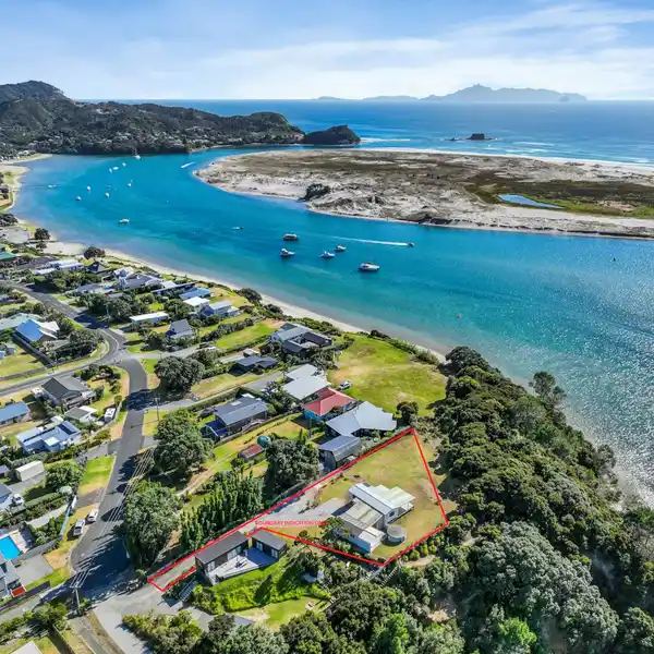 LARGE WATERFRONT PROPERTY ON A SOUGHT-AFTER STREET