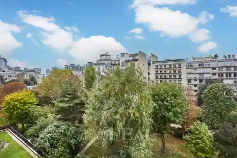 Spacious South-Facing Apartment with 31 Sqm Terrace