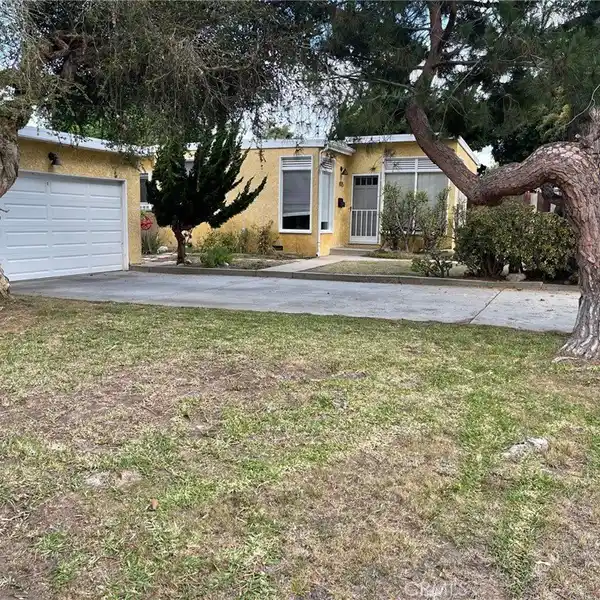 INVESTOR’S DREAM ON SPACIOUS CORNER PARCEL