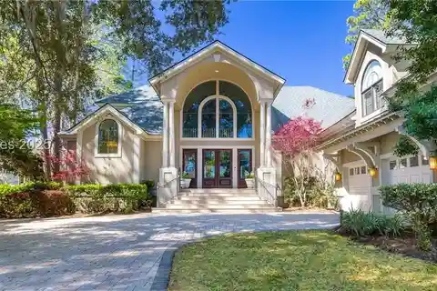 Elegant Harbor-front Living