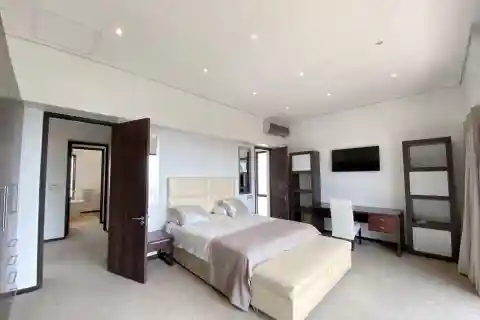 Spacious Family Retreat with Private Elevator