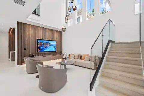 Fully Renovated Luxury Residence in Evergene