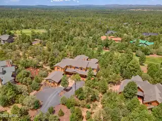 Beautifully Built Home on the Cabin Course
