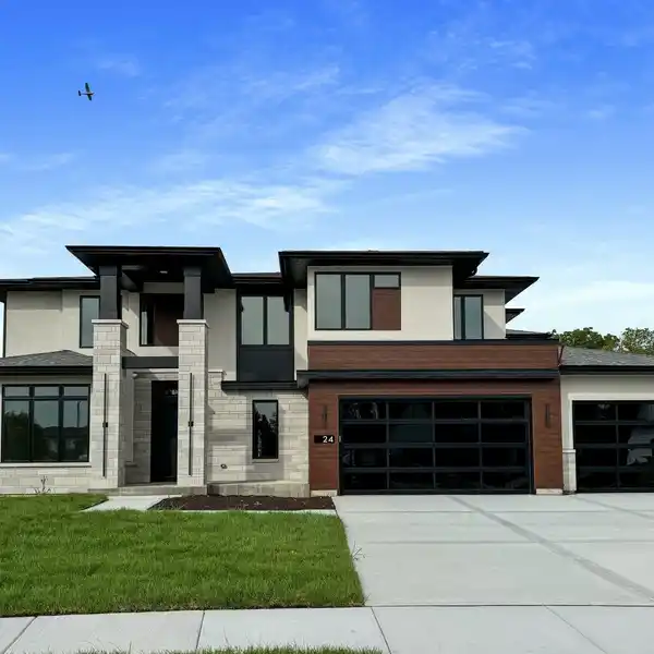 SERENE HOME SITE IN BURR RIDGE