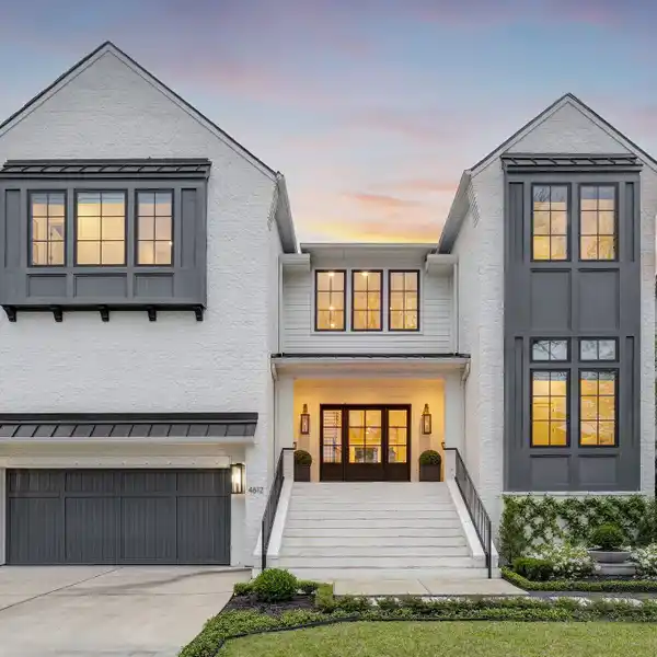 EXQUISITE MODERN ENGLISH TRANSITIONAL HOME