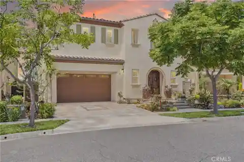 Beautifully Upgraded Home in Highlands