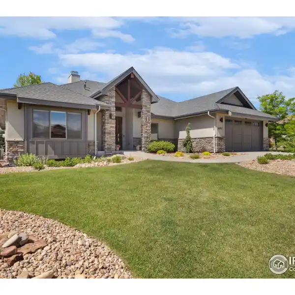 RANCH HOME IN HIGHLAND MEADOWS GOLF COURSE COMMUNITY