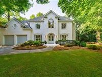 BEAUTIFUL AND QUIET BRICK HOME IN NORTH BUCKHEAD