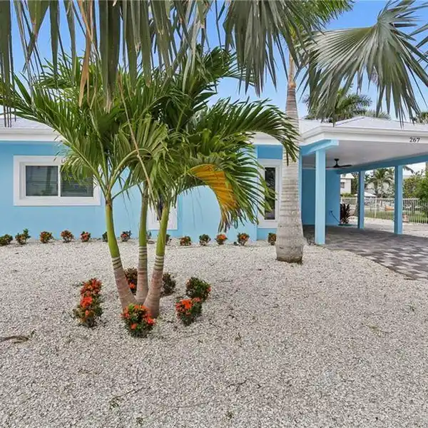 COMPLETELY REMODELED DIRECT GULF ACCESS POOL HOME