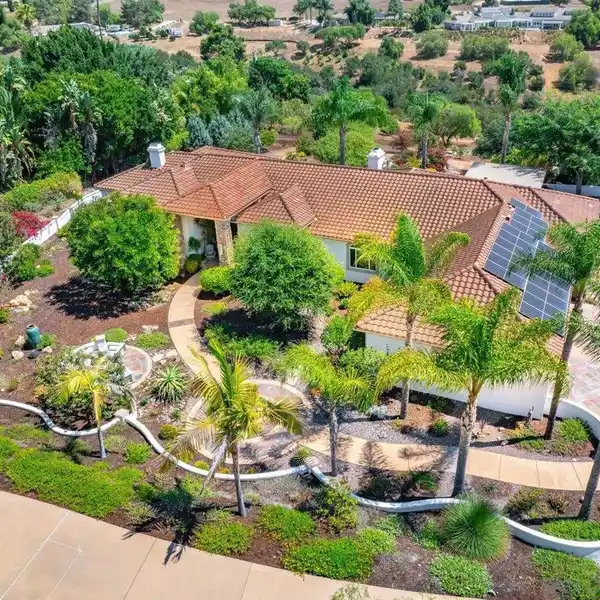 ECO-CONSCIOUS LUXURY ESTATE