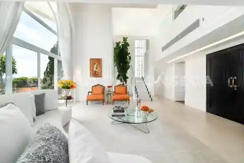 High-End Penthouse in an Amenity-Rich Building