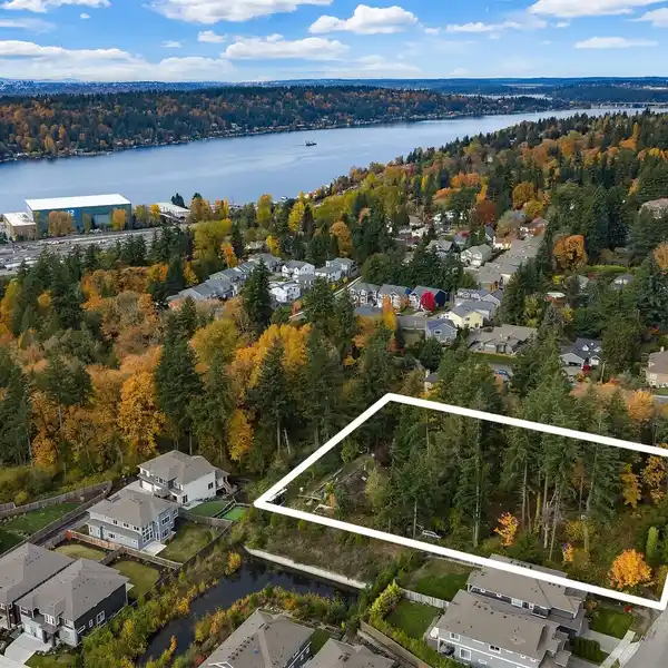 PRIME DEVELOPMENT POTENTIAL IN THRIVING LOCALE