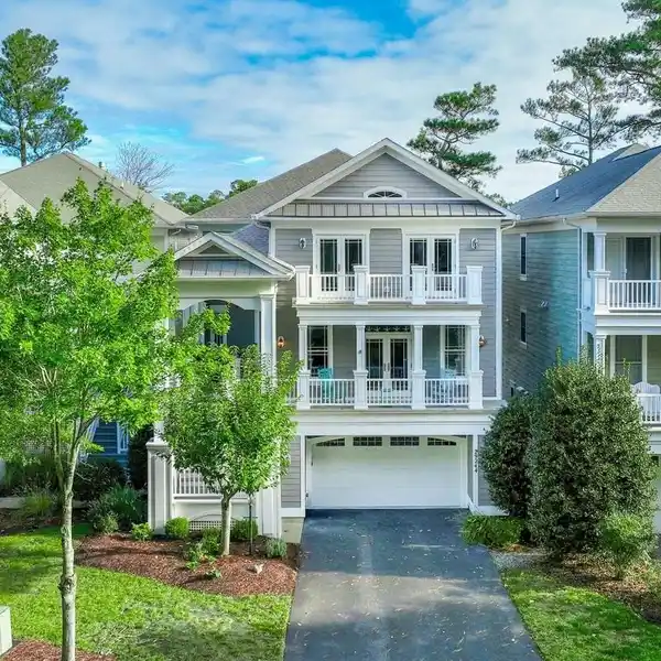 FURNISHED BAYFRONT ESCAPE WITH ENDLESS WATER VIEWS