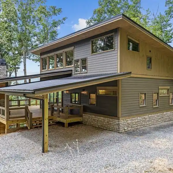 MOUNTAIN MODERN RETREAT IN THE ASKA ADVENTURE AREA