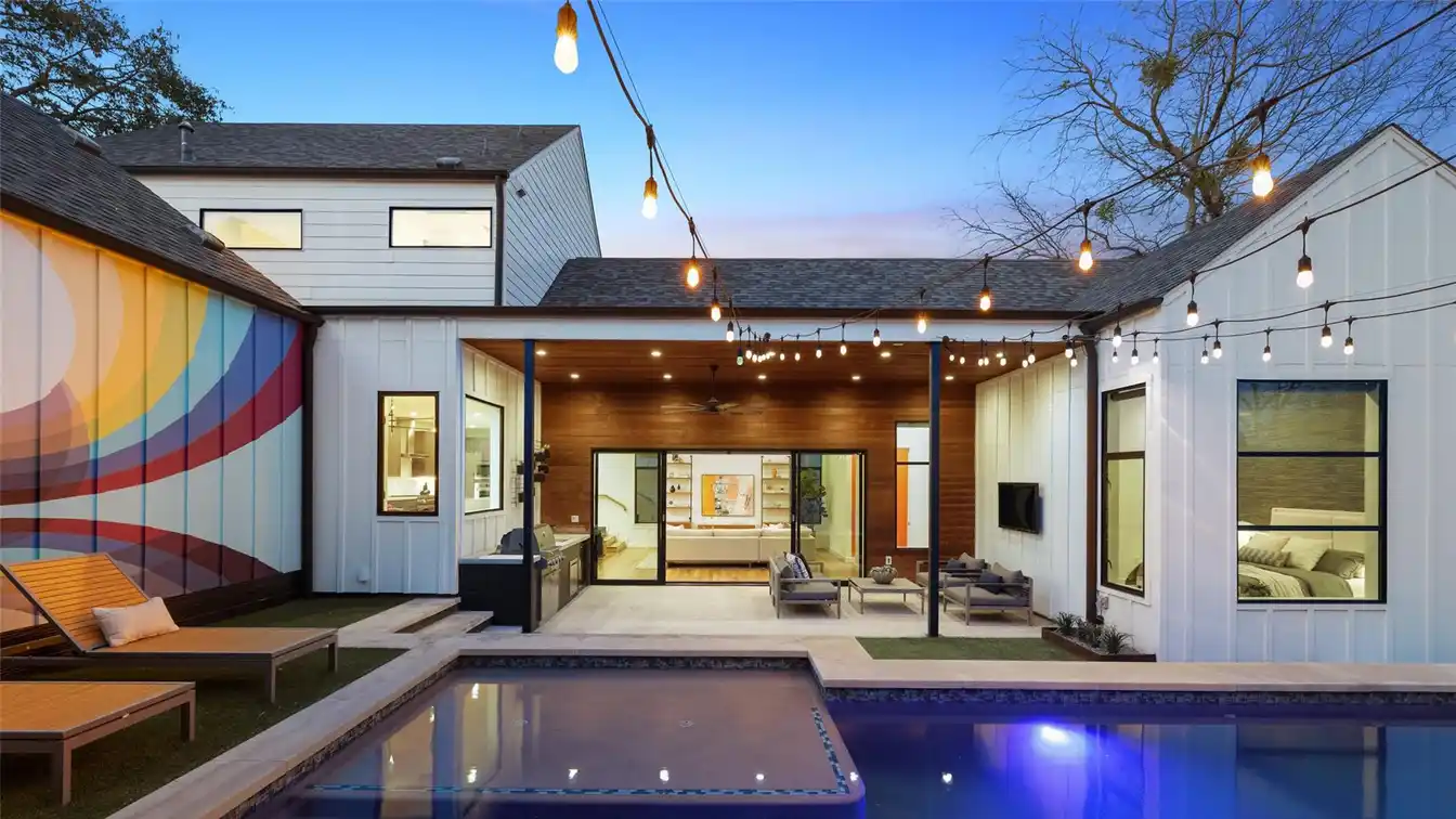 Seamless Blend of Modern Sophistication and Designer Touches