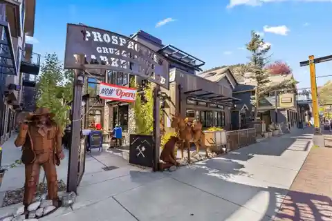 End Residence in Prospectors Marketplace