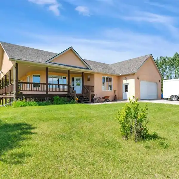 BEAUTIFUL BUNGALOW ON 40 SCENIC ACRES