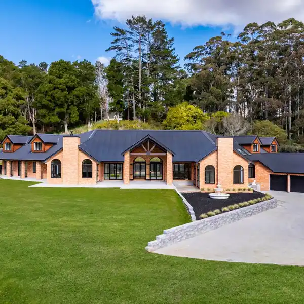 STUNNING PROPERTY IN THE HEART OF COATESVILLE